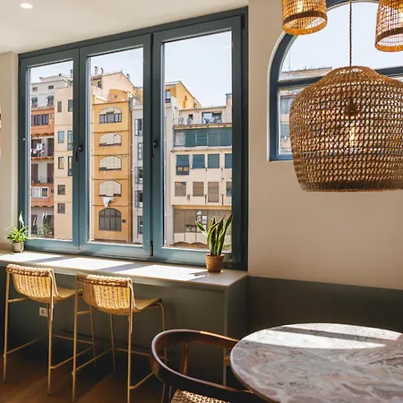 Bravissimo Santa Clara 30, Monthly * Girona